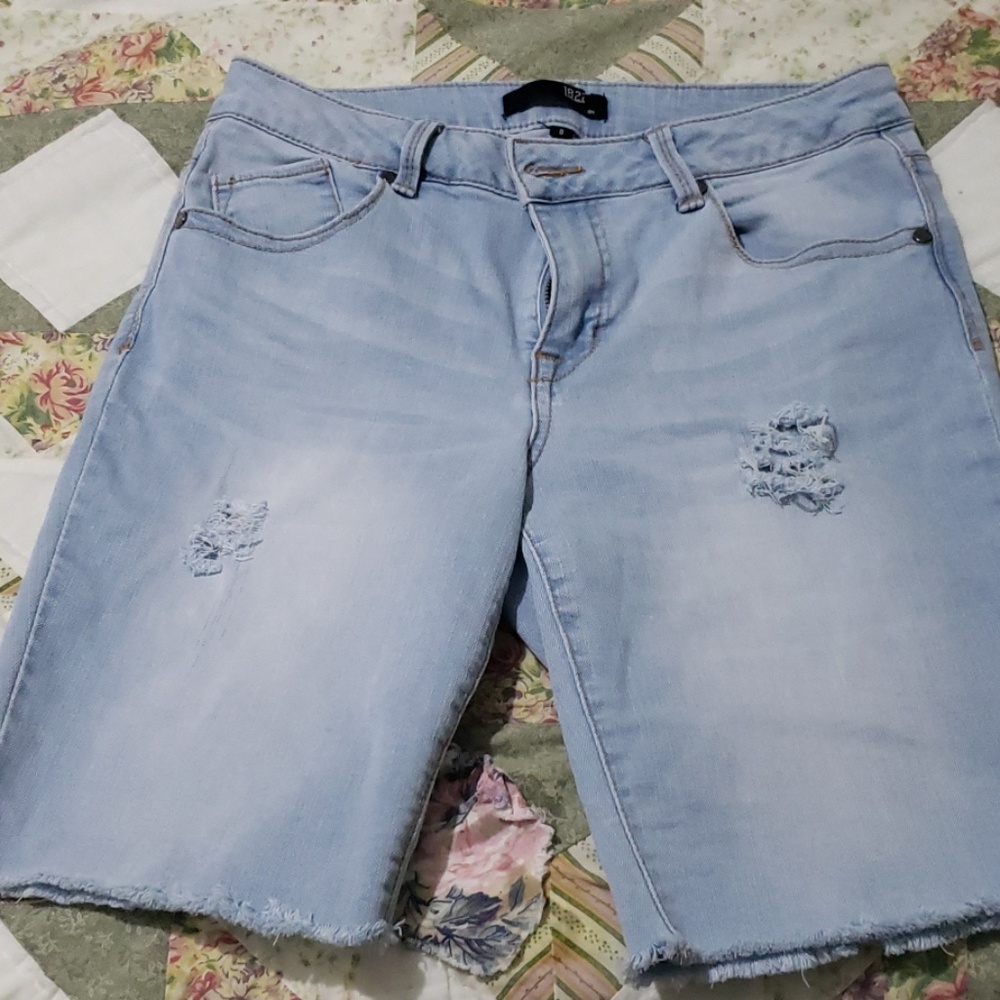 Short jeans